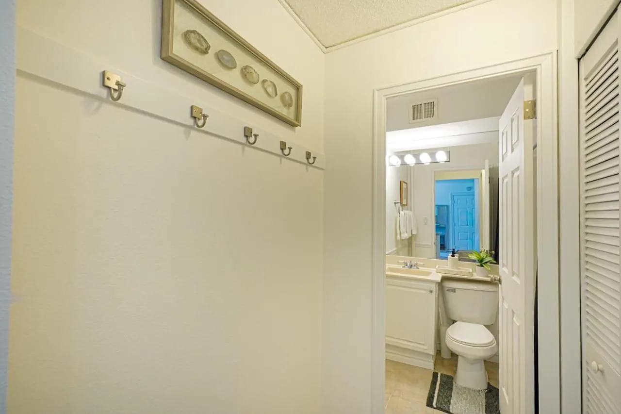 Luxury Downtown Studio King Bed City View Seattle Apartment