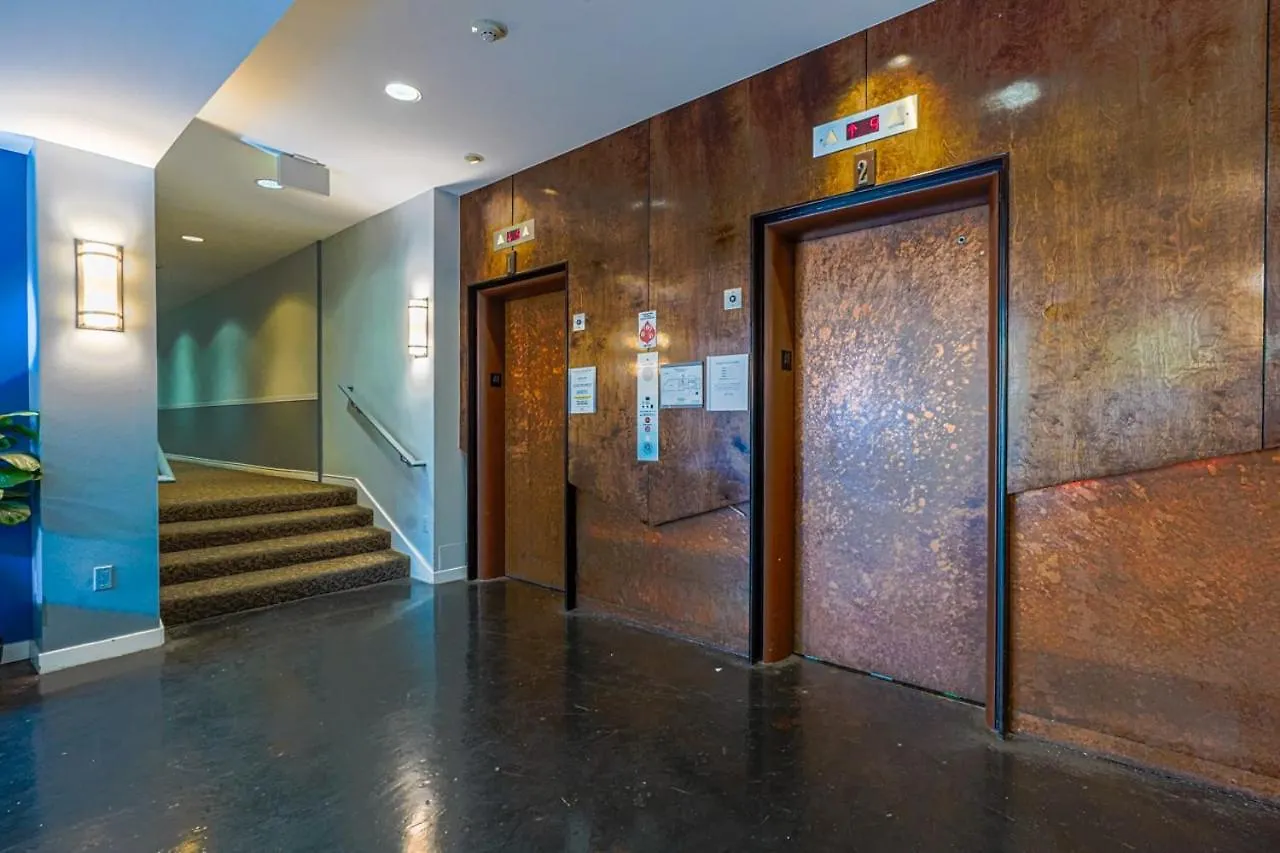 Luxury Downtown Studio King Bed City View Seattle